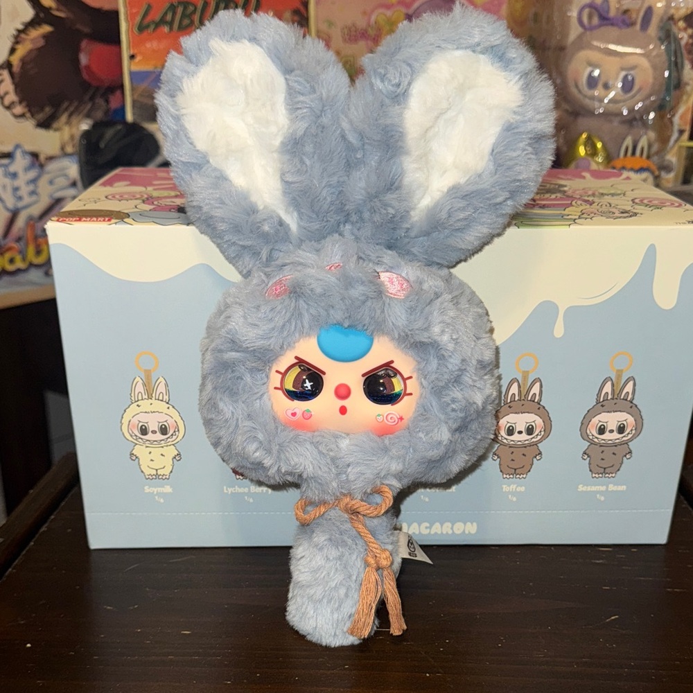 Baby Three grey mirror SECRET with blue glitter eyes
